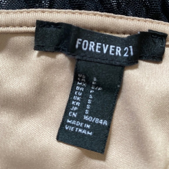 Mesh crop top - Picture 3 of 3